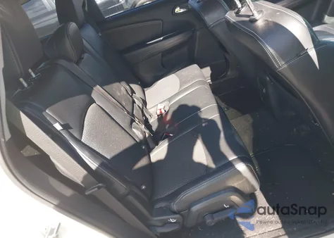 2020 Dodge Journey Crossroad z USA, uszkodzony, nr VIN 3C4PDCGB6LT248496